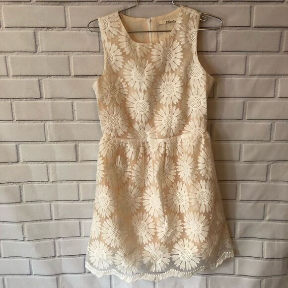 Ellison Dresses & Skirts - Ellison Lace Flower Dress